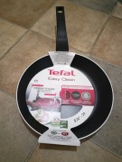 Patelnia Tefal Easy Clean 24cm 