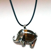 Brązowe Tygrysie Oko, wisiorek słoń na szczęście