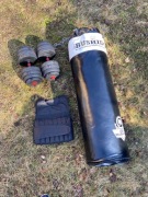 Worek bokserski DBX Bushido 140cm 60kg + Hantle 39kg + Kamizelka 15kg