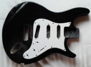 Korpus do Gitary typu Fender plus Płytki maskujące