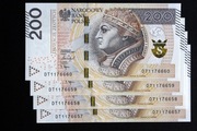 Banknot 200 złotych 2021 seria DT stan UNC