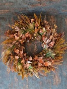 Jesienny wieniec – poezja natury zamknięta w kręgu barw