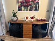 Zestaw mebli do salonu: szafka stojąca, szafka wisząca, komoda