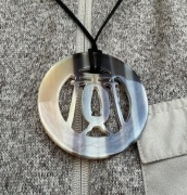 Wisiorek z rogu bawoła 