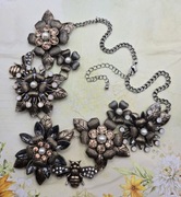 Kwiaty kwiatki pszczoły owady złoty Naszyjnik kryształki vintage glamour