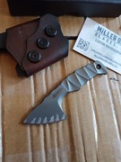 Nóż na szyję kieszonkowy NECK stal skórzane etui EDC MBB KK22