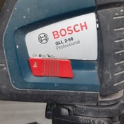 Laser Bosch GLL 2-50  ze statywem BS150