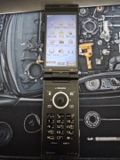 Sharp SH-01B NTT DoCoMo | Obracany Dotykowy Ekran | 12.1 Mpix CCD |  LED