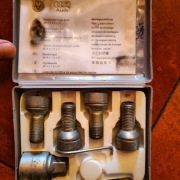 Śruby zabezpieczające złodziejki 5Q0698137