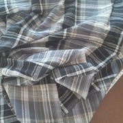 Kupon tkaniny w kratę (1,5m x 1,3m)