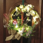 Wianek wielkanocny na drzwi