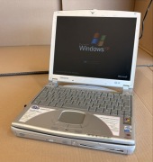 Laptop VINTAGE - SAMSUNG Q10 - Windows XP/Intel Pentium III/XGA 12,1 cali