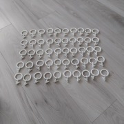 Kółka z żabkami plastikowe do karnisza białe