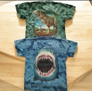 2 koszulki T-shirty świecące w ciemności bawełna z rekinem i dinozaurem