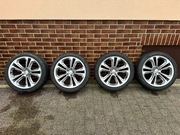 Komplet Audi Q3 oryginał 8U0601025AD, jak nowe