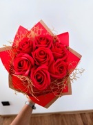 Bukiet z czerwonych róż mydlanych 
