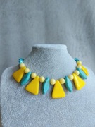 Naszyjnik, korale z geometrycznym motywem, howlit i szkło