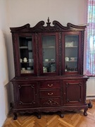 Stylowy kredens / witryna z litego drewna 2,4 m – rzeźbiony, bardzo dobry