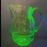 Karafka Dzbanek ze Szkła Uranowego !!!