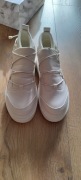 Sneakersy kremowe