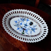 WYPRZEDAŻ Półmisek koszyk ażurowy wzór cebulowy porcelana lata 20te