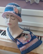 Szydelkowy komplet wiosenny dla małej elegantki 