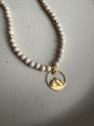 Naszyjnik z motywem gór - wykonany z kamieni naturalnych