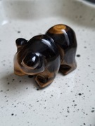 figurka kamień naturalny niedźwiedź tygrysie oko tygrysim okiem