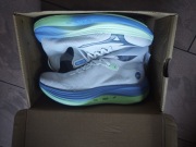Buty biegowe Mizuno Neo Vista nowe 