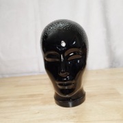 szklana głowa wysokość ok. 24cm, obwód ok. 52cm