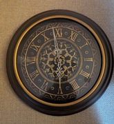 zegar ścienny czarno brązowo złoty