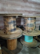 Szpule drewniane do kabli elektrycznych