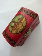 Drewniana szkatułka ze skobelkiem rzeźbiony i malowany pejzaż Krakowa!