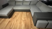 Sofa w kształcie U z pufami