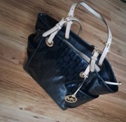 Logowana torebka Michael Kors