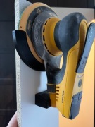 Szlifierka oscylacyjna Mirka DEROS-Festool 150 mm, mocowanie do ściany