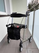 Chodzik  ( podpórka czterokołowa  )