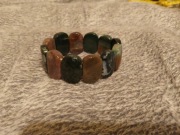 Bronzoletka z kamieni naturalnych