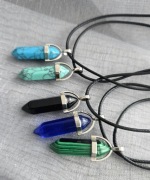 Wisiorek kamień naturalny kryształ na rzemyku turkus onyks malachit HIT!