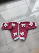 Sweterek dla dziecka wykonany ręcznie 