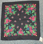 Chusta, apaszka damska, czarna w kwiaty, wełniana, hit PRL-u