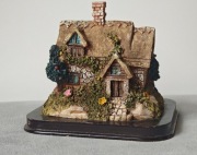 Kolekcjonerski domek Lilliput Lane The Leonardo Collection handmade England