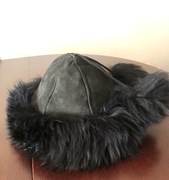 Skórzana , zimowa , czarna czapka damska