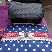 Sprzedam dwie ładne kosmetyczki 