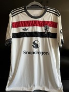 MANCHESTER UNITED ADIDAS ORIGINALS – Snapdragon