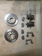 HAMULCE BREMBO TYŁ AUDI A4 B6/B7 255MM ZACISKI + JARZMO KPL