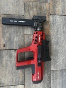 X2 Hilti DX 750 osadzak + skrzynka
