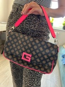 Oryginalna torebka Guess monogram
