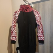 Nowa bluza Black (Red hoodie with Celtic print)
