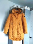 Musztardowa długa kurtka pikowana RESERVED z kapturem r. S